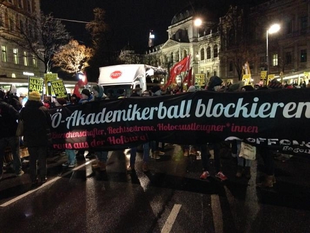 Demozug vor Uni Wien